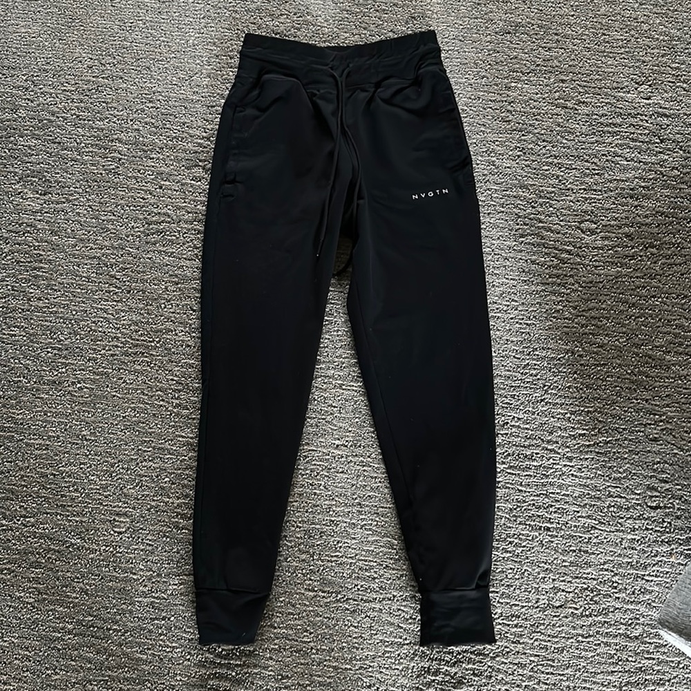 NVGTN women’s joggers